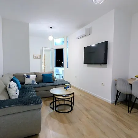 Cozy With Free Parking And Mountain View Appartement