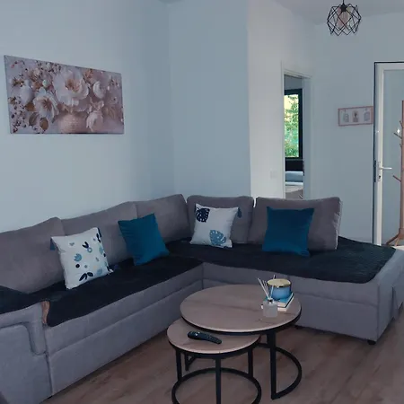 Appartement Cozy With Free Parking And Mountain View *