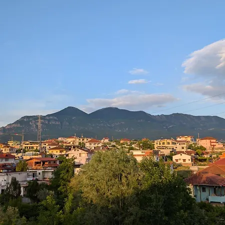 Cozy With Free Parking And Mountain View