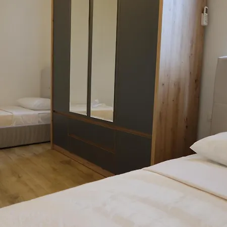 Cozy With Free Parking And Mountain View